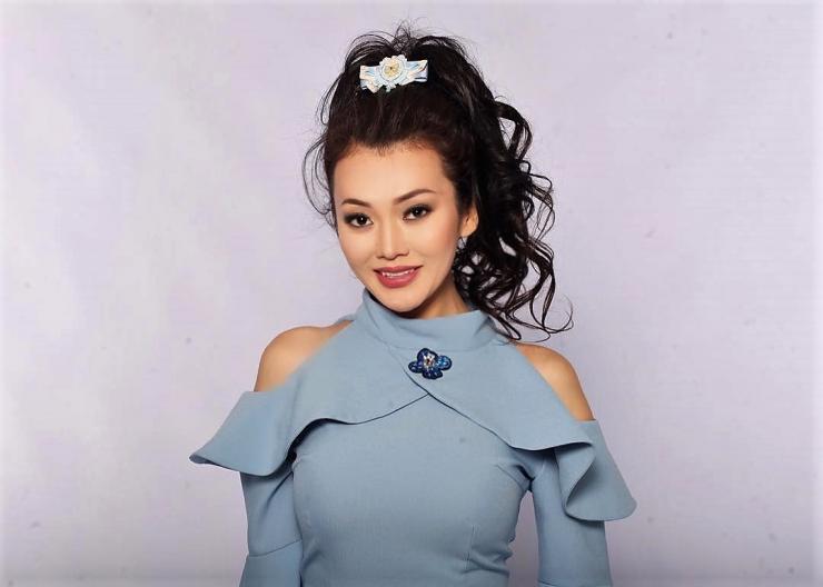 Ерке Есмахан өзінен 9 жас кіші Азамат Зенкаевпен тағы да көзге түсті – видео