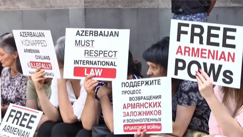Әзербайжан армян тұтқындарын мина картасына айырбастады